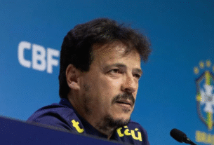 Vasco acerta a contratação do técnico Fernando Diniz até o final de 2026