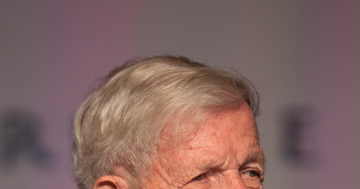 William H. Luers, diplomata que apoiou o líder de dissidente tcheco, morre aos 95