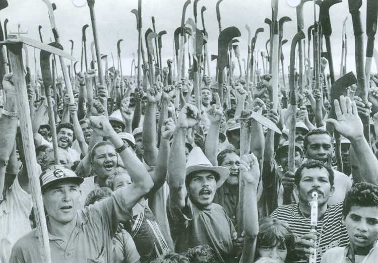 Sebastião Salgado eternizou momentos históricos da luta pela reforma agrária