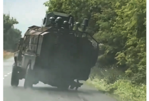 A APC canadense evacua as baixas ucranianas em três rodas