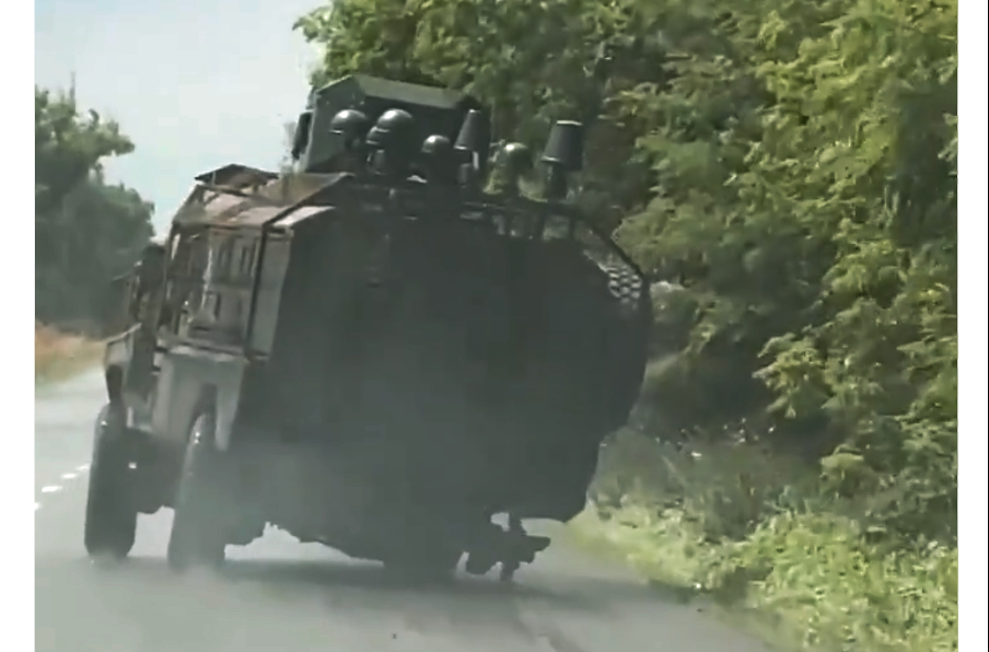 A APC canadense evacua as baixas ucranianas em três rodas