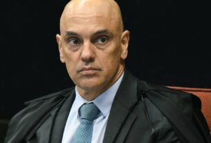 A bola dentro de Alexandre de Moraes após cinco, s...