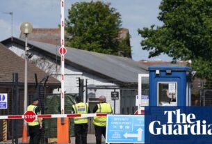 A equipe de Manston pediu para trabalhar horas extras em meio a um número recorde de chegadas de barcos pequenos | Manston Asylum Center