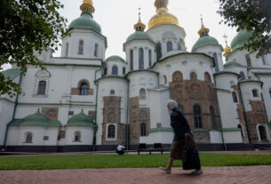 A restauração começa na catedral de Kyiv danificada por greve russa