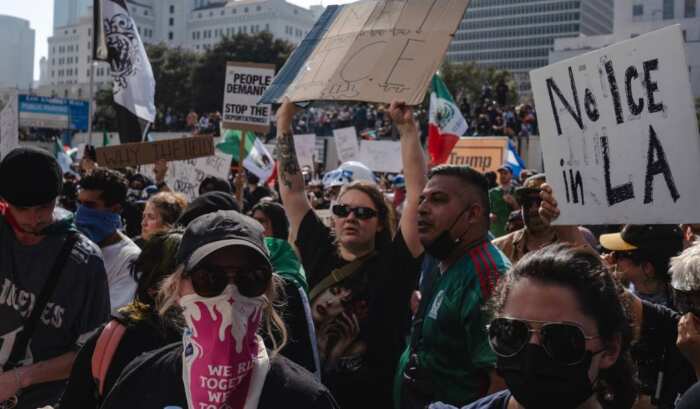 Após protestos na Califórnia, Trump manda suspender ações da ICE contra setores agrícola e de hotelaria