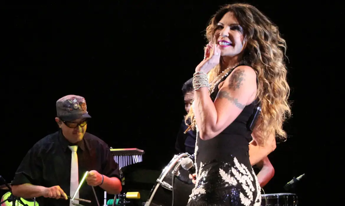 Arraiá Brasil com shows de Elba, Alceu e mais nesta segunda (23).