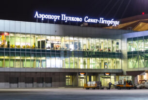 As companhias aéreas estrangeiras podem transferir vôos de Moscou para São Petersburgo devido a ataques de drones