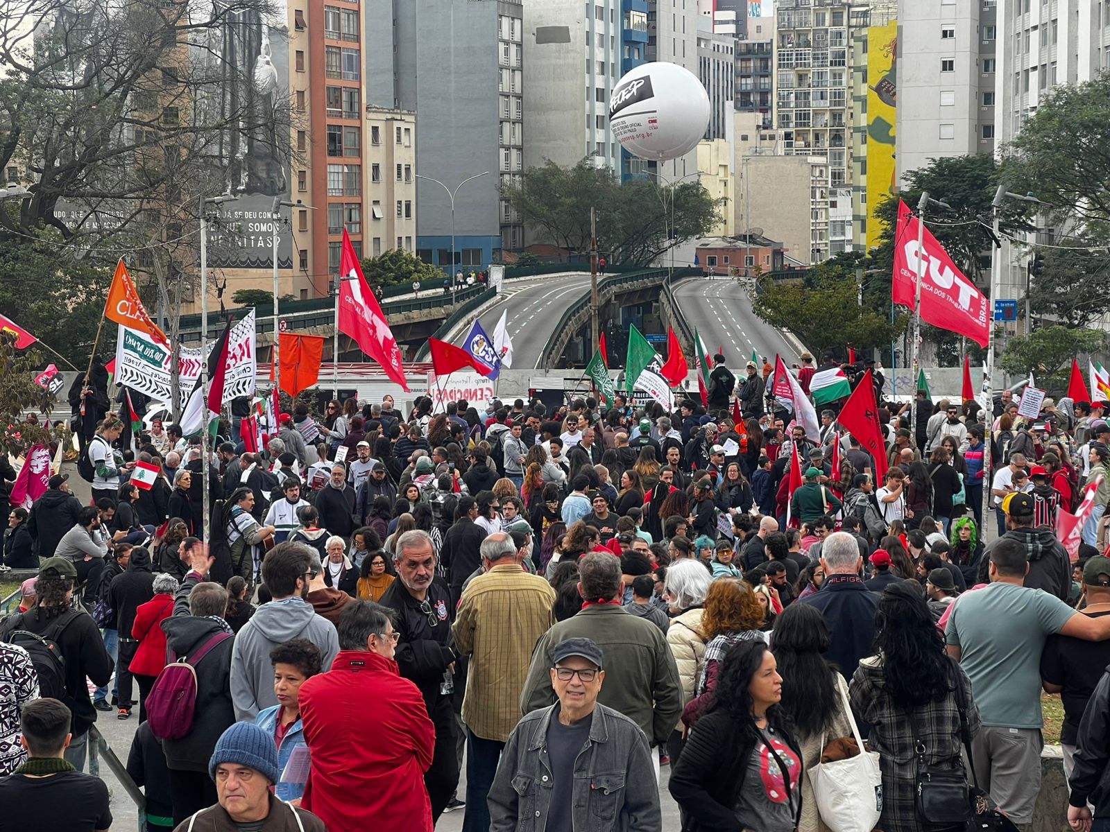 Ato em SP aumenta pressão para Lula romper relações com Israel