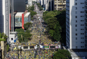 Ato na Paulista tem público menor; líder critica esquerda - 29/06/2025 - Poder