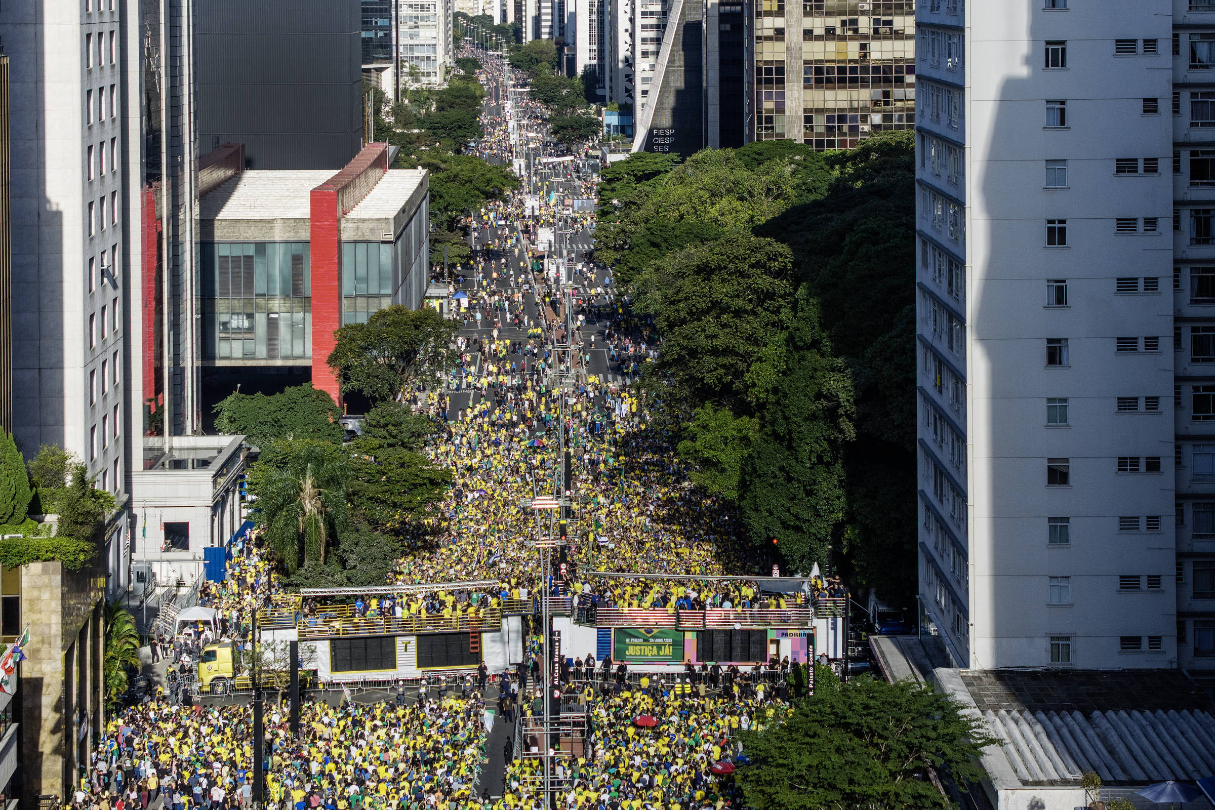 Ato na Paulista tem público menor; líder critica esquerda - 29/06/2025 - Poder