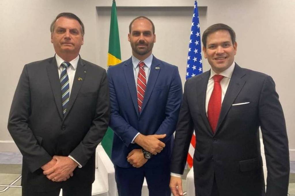 Atuação de Eduardo nos EUA preocupa ala bolsonarista - 01/06/2025 - Painel