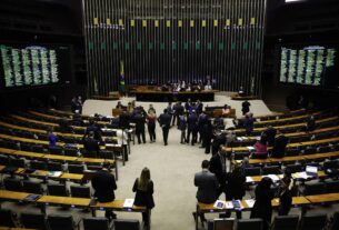 Aumento de deputados não deve ser revertido pelo STF - 26/06/2025 - Poder