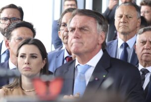 Bolsonaro revela à PF que mandou R$ 2 milhões para filho Eduardo: ‘Dinheiro limpo e legal’