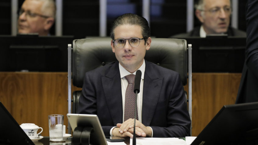 Câmara derruba IOF e impõe maior derrota para Lula e Haddad