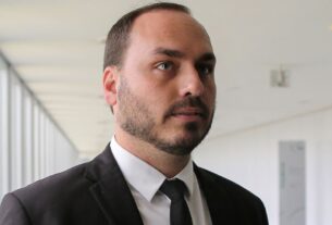 Carlos Bolsonaro critica indiciamento no caso da ‘Abin Paralela’: ‘PF do Lula’