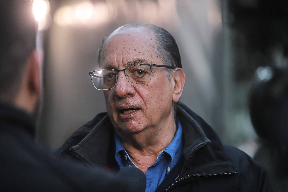 Central vai à Justiça contra ANS por abusos em planos - 22/06/2025 - Painel