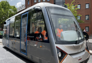 Chanceler para anunciar £ 15 bilhões para projetos de transporte