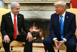 Com Teerã sob ataque, Trump se parabeniza por 'cessar -fogo'