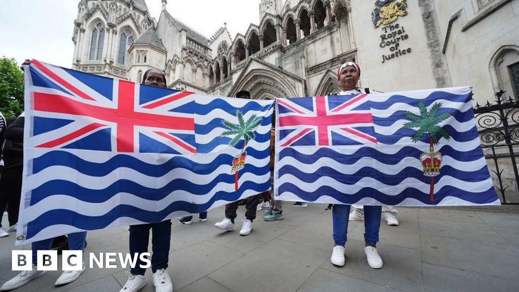 Conservadores acusam PM de financiamento cortes de impostos para os mauritanos com o negócio de Chagos