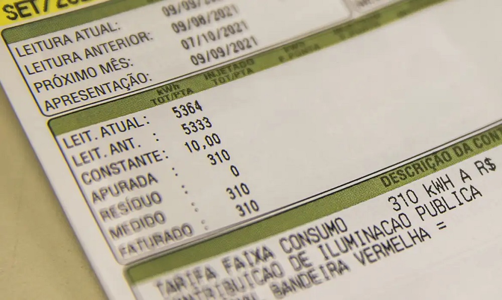 Conta de luz sobe 177% em 15 anos e fica 45% acima da inflação, aponta estudo