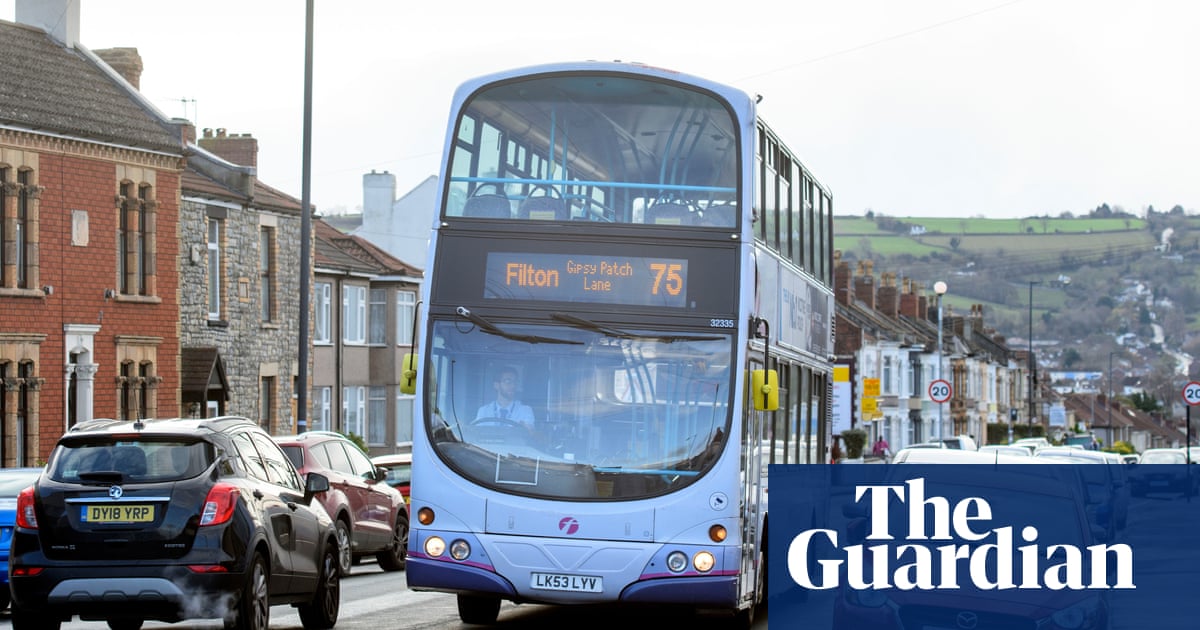 Crianças para fazer viagens de ônibus gratuitas no oeste da Inglaterra durante as férias de verão | Transporte público