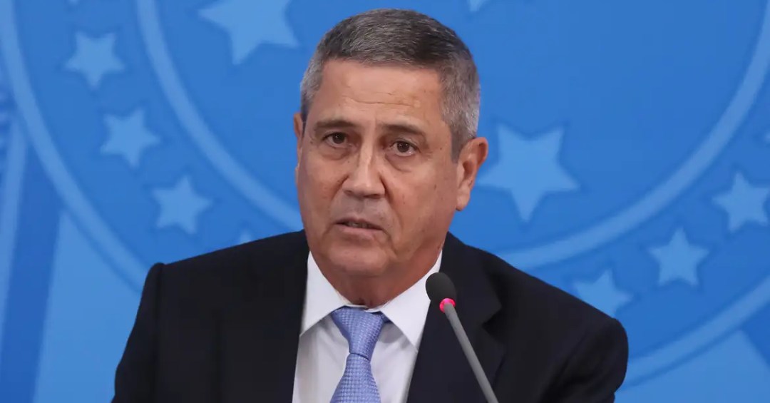 Defesa de Braga Netto pede revogação de prisão pre...