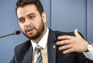 Defesa diz que provas inocentam Filipe Martins e pede fim de restrições