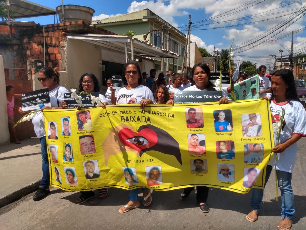 Desamparo marca sete anos dos assassinatos de dois jovens por policiais na Baixada Fluminense: ‘dor do luto que não passa’