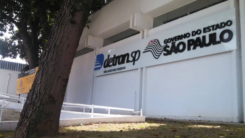 Detran-SP afasta 142 despachantes por suspeita de fraude em transferência de veículos