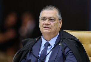 Dino vota a favor da responsabilização de redes sociais por conteúdos ilegais