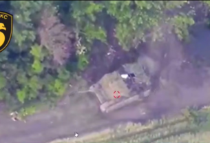 Drones ucranianos tocam tanque russo e solntsepyok em greve de fogo