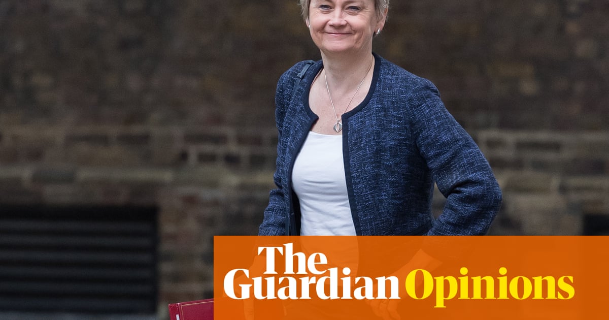 É um Love-In no Comitê de Assuntos Internos, enquanto Yvette Cooper corre pelo relógio | John Crace