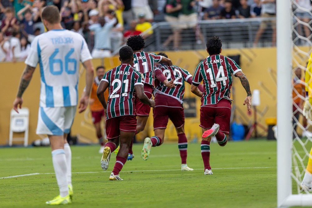 Em jogo com duas viradas, Fluminense leva susto, mas vence o Ulsan e chega à última rodada na liderança do Grupo F