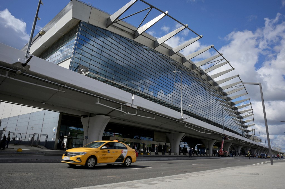 Explosões Rock Moscou como 50 drones têm como alvo regiões russas, vôos de vnukovo desviados