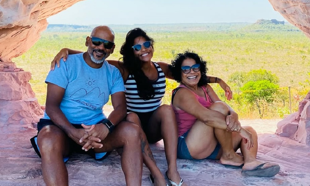 Família pede que nova autópsia em corpo de Juliana Marins seja feita no Brasil