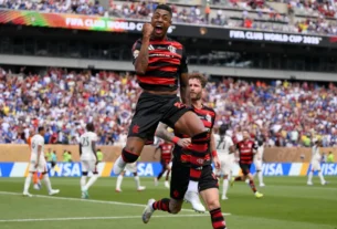 Flamengo revive 81 e atropela os ingleses.
