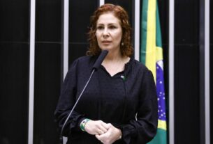 Foragida, Zambelli convoca apoiadores para ato na Paulista