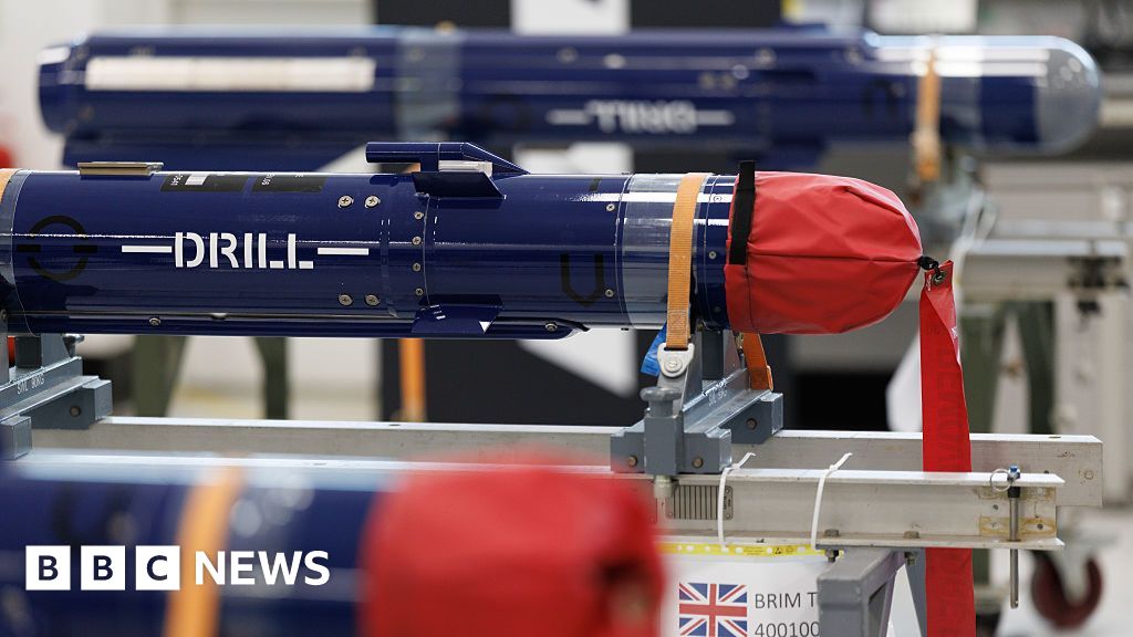 Governo do Reino Unido para gastar £ 1,5 bilhão em seis novas fábricas de armas