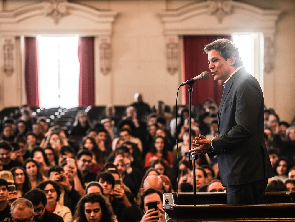 Haddad em meio ao impasse do IOF: ‘É hora de vestir o uniforme do embate’