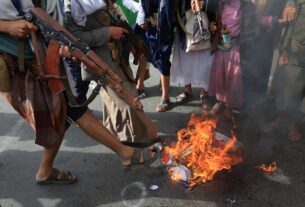 Houthis ameaçam atacar navios dos EUA no Mar Vermelho se país intervir contra Irã