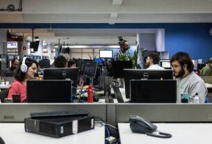 Inscrições para Prêmio Cláudio Weber Abramo vão até 7/7 - 23/06/2025 - Novo em Folha