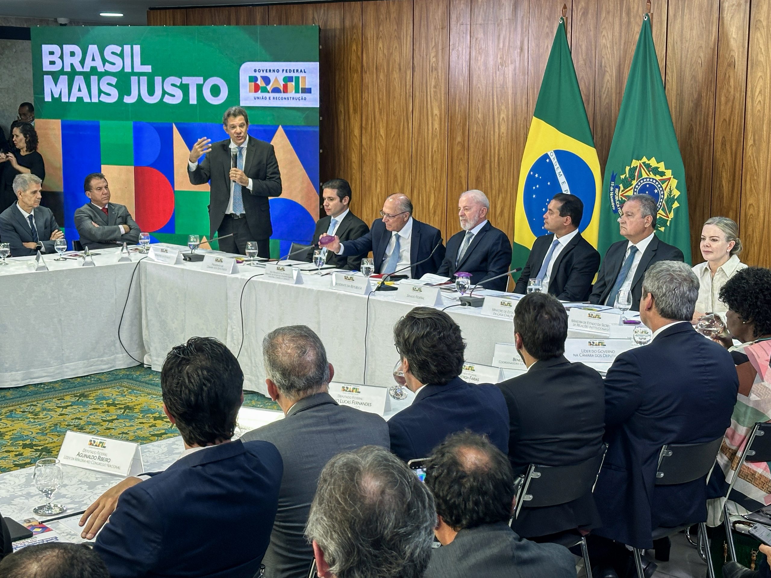 Isentar IR de quem ganha R$ 5 mil sem taxar ricos aumenta desigualdade, diz estudo
