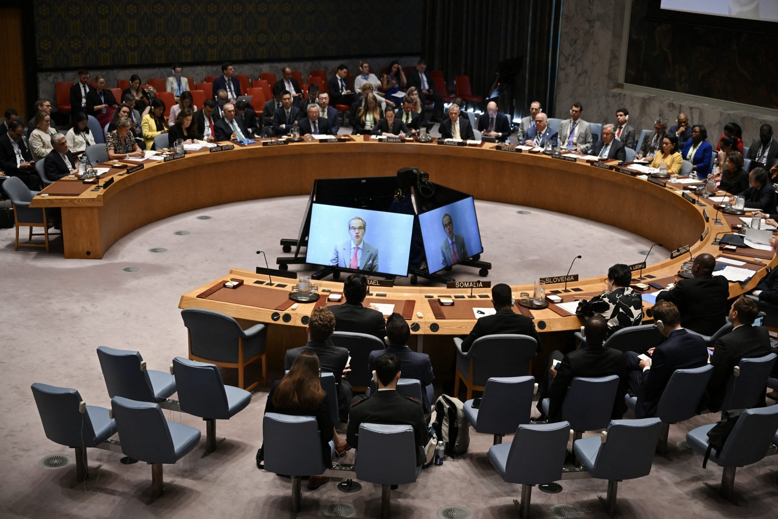 Israel e Irã trocam acusações no Conselho de Segurança da ONU; reunião termina sem resoluções