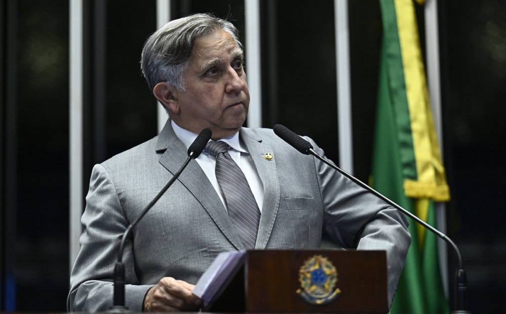 Izalci Lucas critica decisão do STF e defende reação do Congresso para proteger liberdade de expressão nas redes
