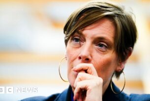 Jess Phillips pede desculpas por gangues relatórios de gangues