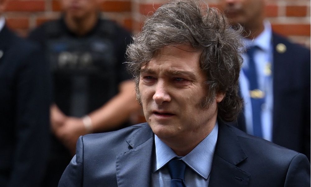 Justiça argentina suspende decreto de Milei que limitava direito à greve