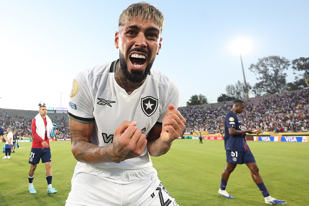 Mauro Cezar elogia Botafogo após ‘vitória histórica’ sobre o PSG: ‘Atuação defensiva excelente’