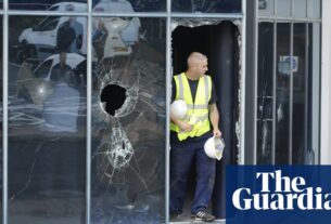 Michelle O'Neill acusa o ministro do DUP de inflamar tensões raciais nas mídias sociais | Irlanda do Norte