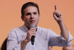 Motta ouve "sem anistia" em congresso do PSB; assista