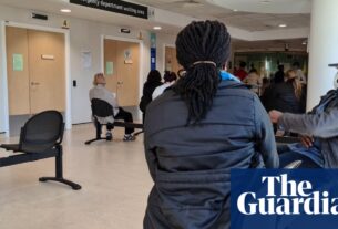 NHS Inglaterra para dar ajuda urgente da A&E para cortar 'Cuidado do Corredor' | Política de Saúde